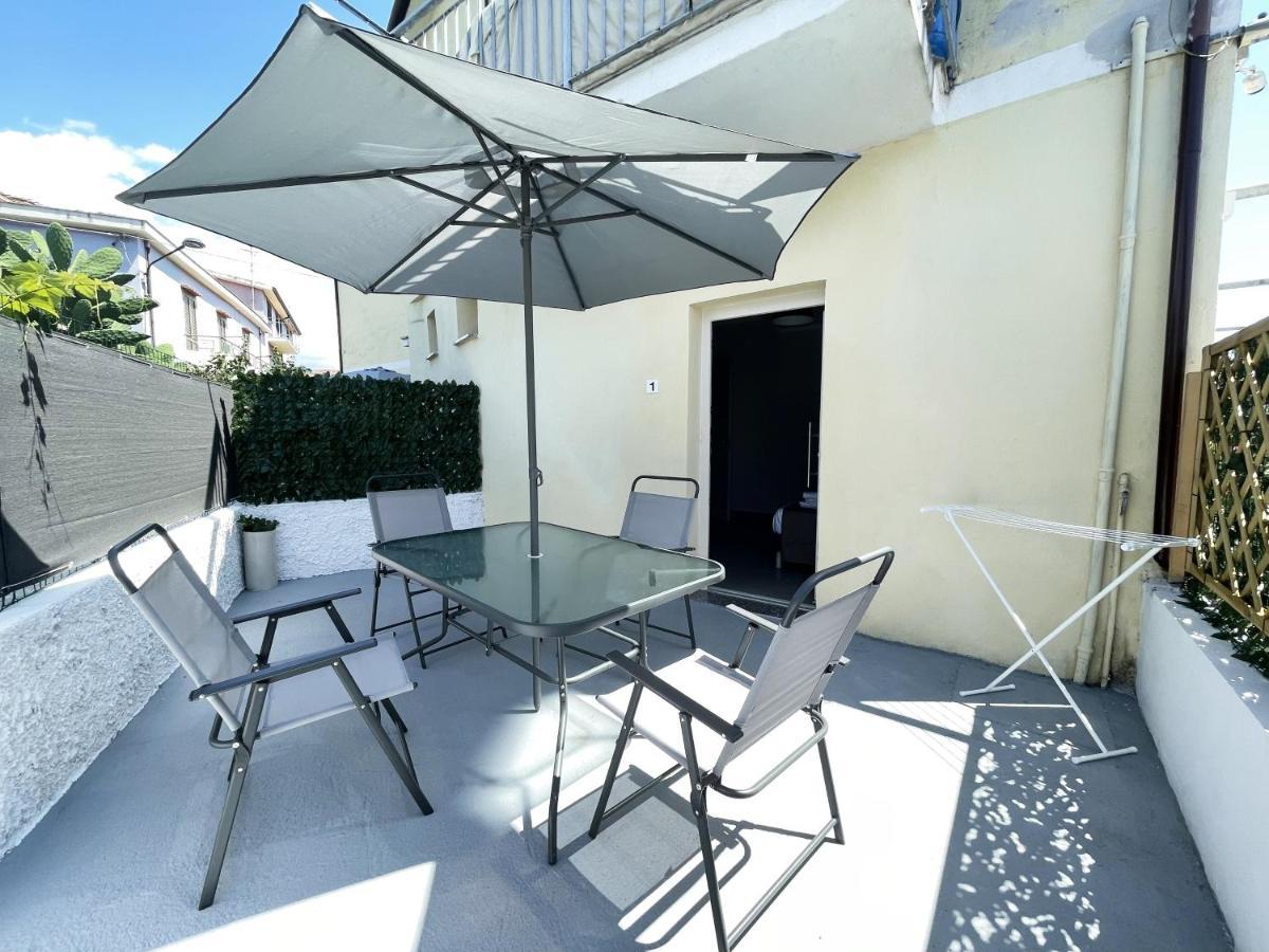 B&B Il Tirreno Cipollina Bagian luar foto