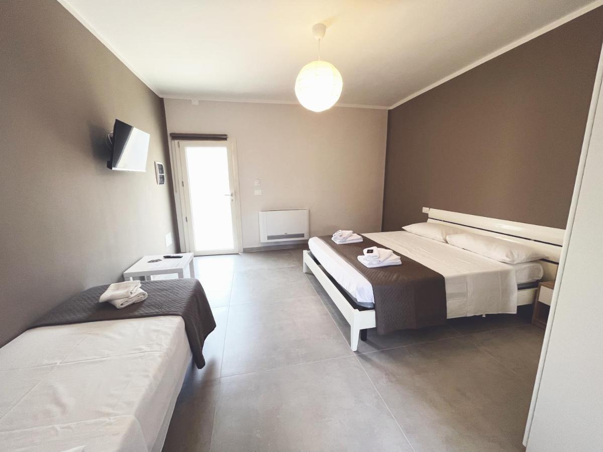 B&B Il Tirreno Cipollina Bagian luar foto