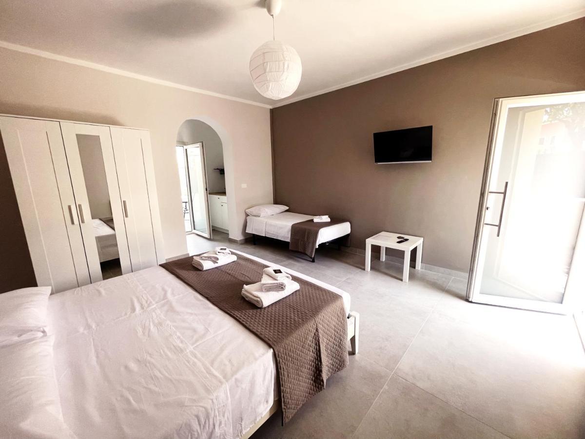 B&B Il Tirreno Cipollina Bagian luar foto