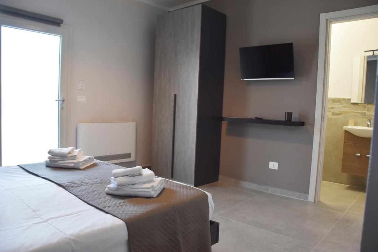 B&B Il Tirreno Cipollina Bagian luar foto